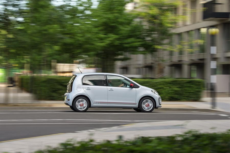  Volkswagen up! beats 5-Door 2016 года  (UK) (фото 16 из 23)